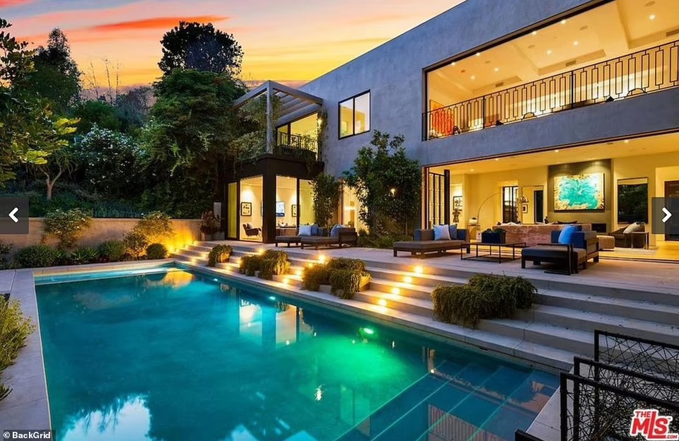Cận cảnh mảnh đất siêu khủng mà tỷ phú Kylie Jenner mới tậu - 5 Cận cảnh mảnh đất siêu khủng mà tỷ phú Kylie Jenner mới tậu - 5