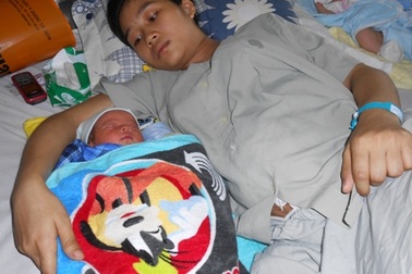 “Người mẹ sẵn sàng chết,…” được “mẹ tròn con vuông”