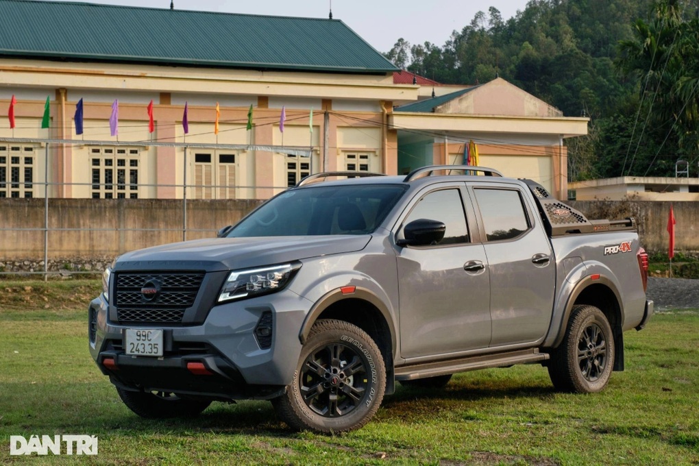 Đại lý xả Nissan Navara, có bản giảm gần 200 triệu vẫn đắt ngang đối thủ - 1