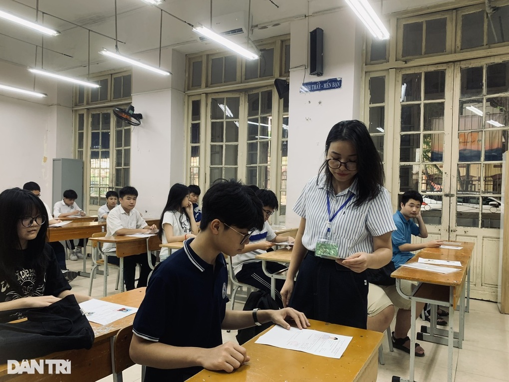 Nữ sinh bị đứt gân cổ tay phải trước ngày thi được bố trí phòng thi riêng - 3
