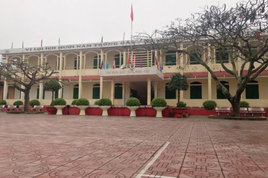 Bắt tạm giam thầy giáo dạy Văn dâm ô học sinh - 1 Bắt tạm giam thầy giáo dạy Văn dâm ô học sinh - 1