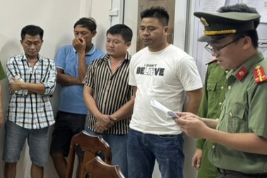 Bắt 9 đối tượng trong đường dây cá độ bóng đá 50 tỷ đồng