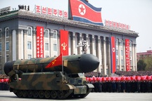 Báo Mỹ hé lộ lễ diễu binh với hàng trăm tên lửa của Triều Tiên