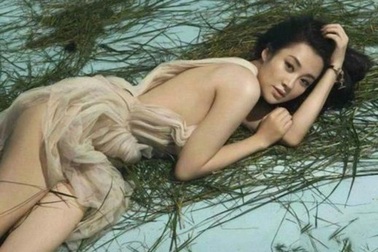 "Thánh cô Nhậm Doanh Doanh" Hứa Tình đẹp bất chấp thời gian ở tuổi 52