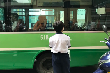 Con không đi học thêm, phụ huynh vẫn đóng tiền học cả năm