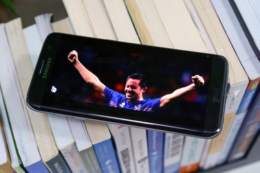 Rầm rộ xu hướng Euro 2016 “bỏ túi”