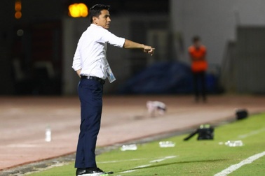 HLV Kiatisuk tuyên bố HA Gia Lai sẽ đá đẹp và có điểm trước Sydney FC