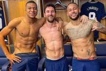 Messi gạch tên C.Ronaldo, chọn Neymar và Mbappe giành Quả bóng vàng