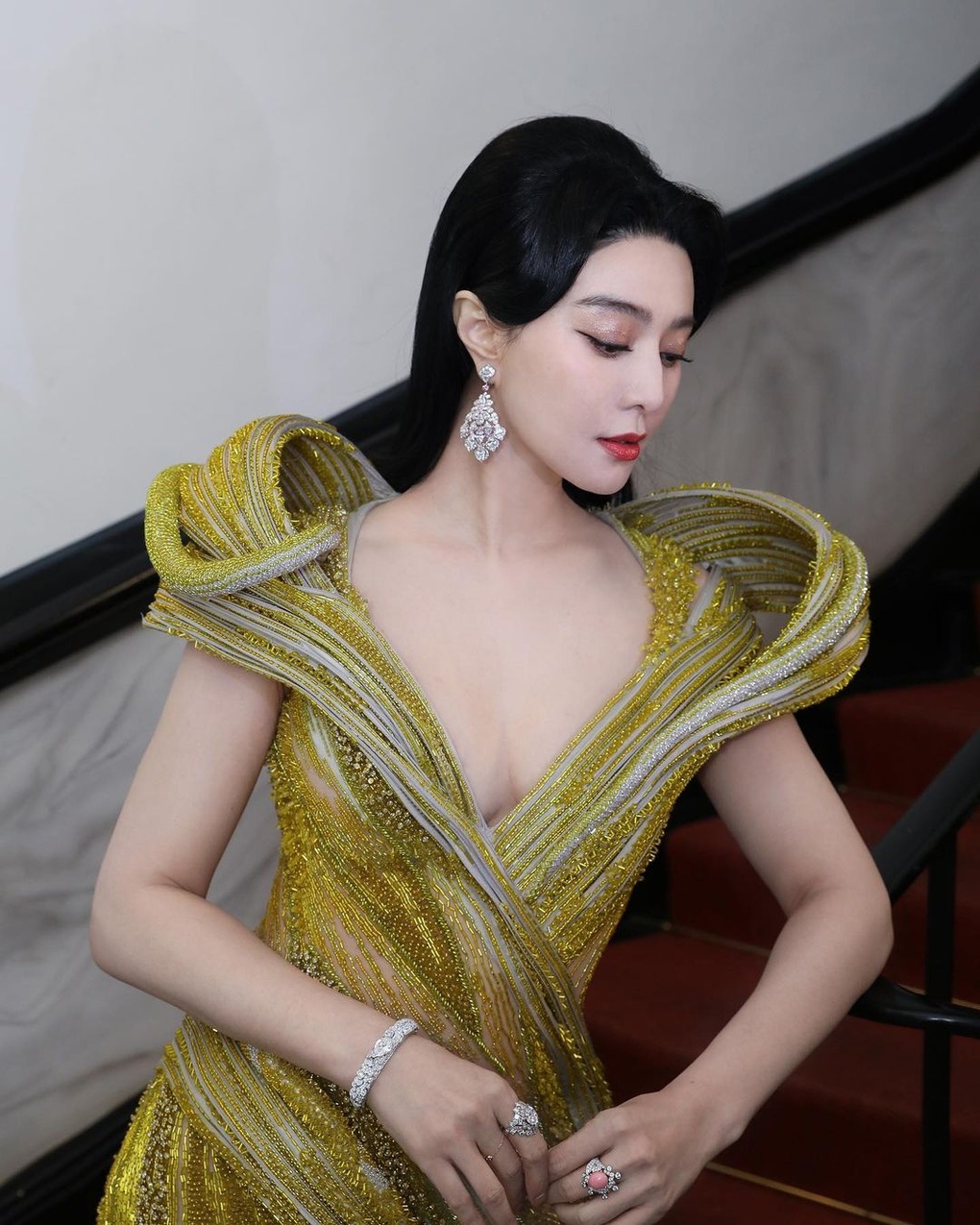 Phong cách quyến rũ của nữ hoàng thảm đỏ Phạm Băng Băng ngày trở lại - 15 Phong cách quyến rũ của nữ hoàng thảm đỏ Phạm Băng Băng ngày trở lại - 15