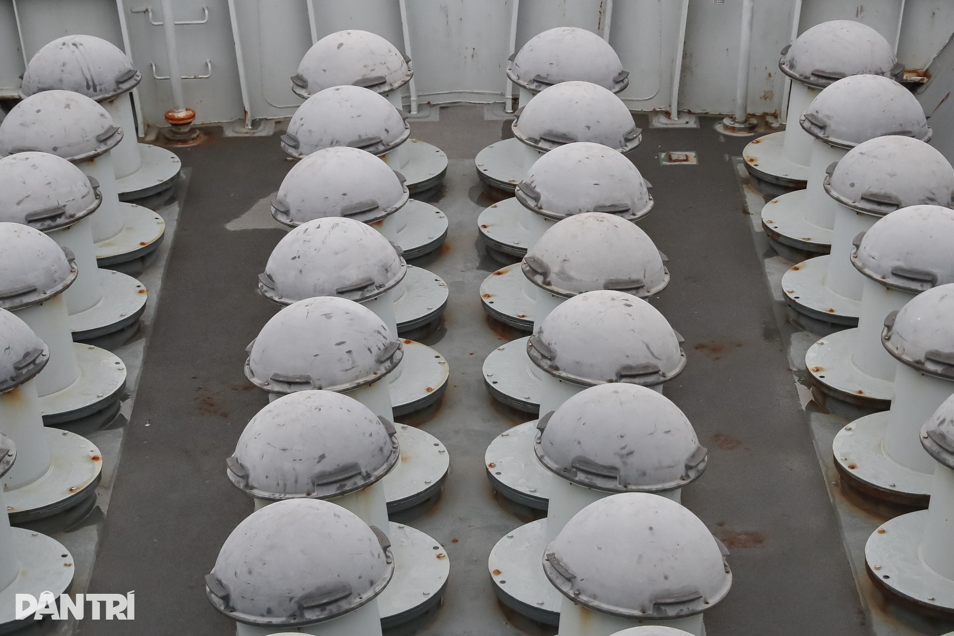 Dàn vũ khí tối tân của tàu Hải quân Hoàng gia Anh vừa cập bến Nhà Rồng - 4