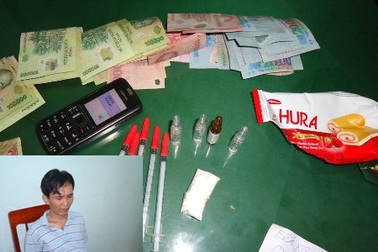 Vận chuyển ma túy giấu trong hộp bánh ngọt