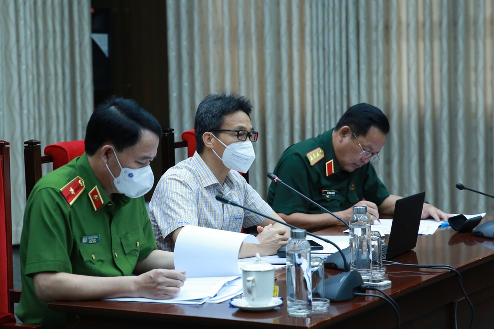 Tiếp tục kiểm soát chặt người ra vào TPHCM - 1