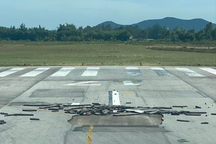 Đường băng sân bay Vinh nứt vỡ, hãng đề xuất khách đổi chuyến đi Thanh Hóa