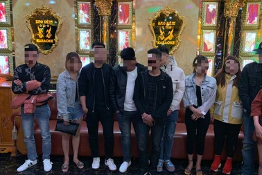 Phát hiện 16 nam, nữ thanh niên "phê" ma tuý trong quán karaoke