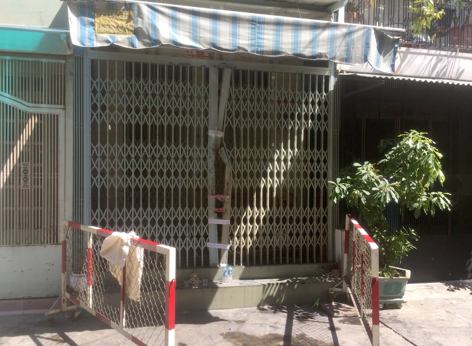 Cháy nhà lúc rạng sáng, 1 người tử vong, 3 người bị thương - 1 Cháy nhà lúc rạng sáng, 1 người tử vong, 3 người bị thương - 1