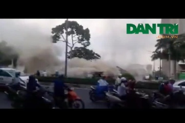 Cháy tầng hầm tòa nhà Parkson Lê Đại Hành, hàng trăm người hoảng loạn