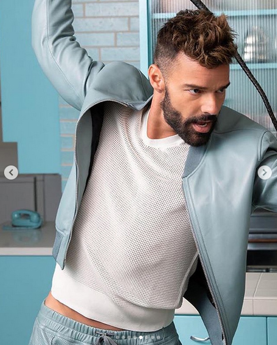 Ricky Martin khoe thân hình cơ bắp - 4 Ricky Martin khoe thân hình cơ bắp - 4