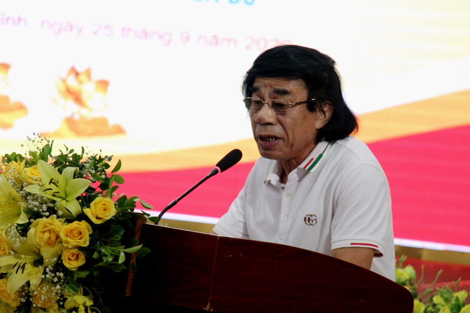 Khám phá vẻ đẹp của tiếng Việt trong Truyện Kiều - 3 Khám phá vẻ đẹp của tiếng Việt trong Truyện Kiều - 3