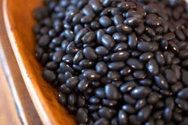 Nuốt sống đậu đen: kiểu chữa bệnh nguy hiểm! 