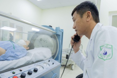 Kết hợp Đông Tây Y, Bệnh viện Châm cứu Trung ương nâng cao hiệu quả điều trị