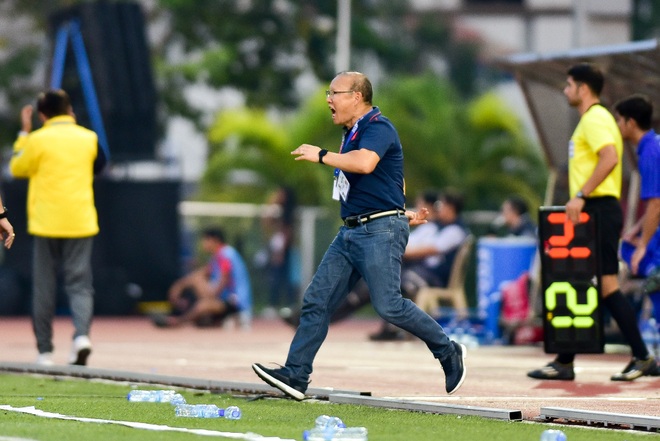 Bản lĩnh thầy Park: Ngay cả khi học trò đang thua trắng, thầy vẫn vững vàng - 21 Bản lĩnh thầy Park: Ngay cả khi học trò đang thua trắng, thầy vẫn vững vàng - 21