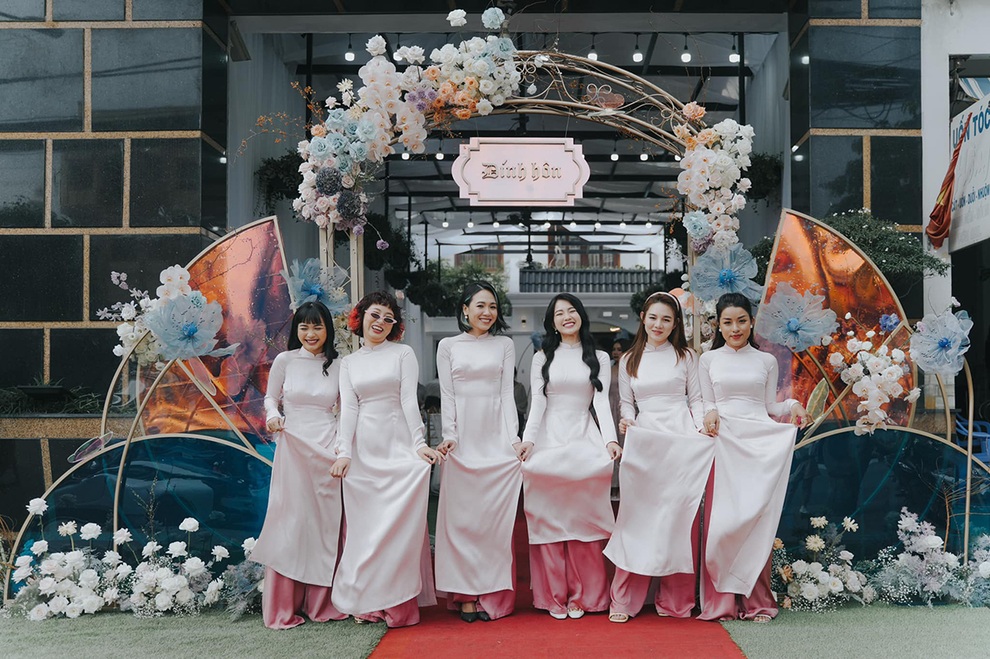 Hotgirl Reuters Kiều Trinh làm phù dâu hot nhất mạng xã hội - 3 Hotgirl Reuters Kiều Trinh làm phù dâu hot nhất mạng xã hội - 3