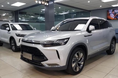 Beijing X7 giảm doanh số 3 tháng liên tiếp, tại Việt Nam vẫn "cháy hàng"