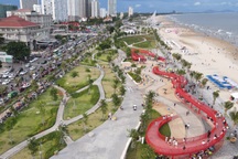 Hàng ngàn người đổ về tháp Tam Thắng và Công viên Bãi Sau Vũng Tàu dịp 2/9