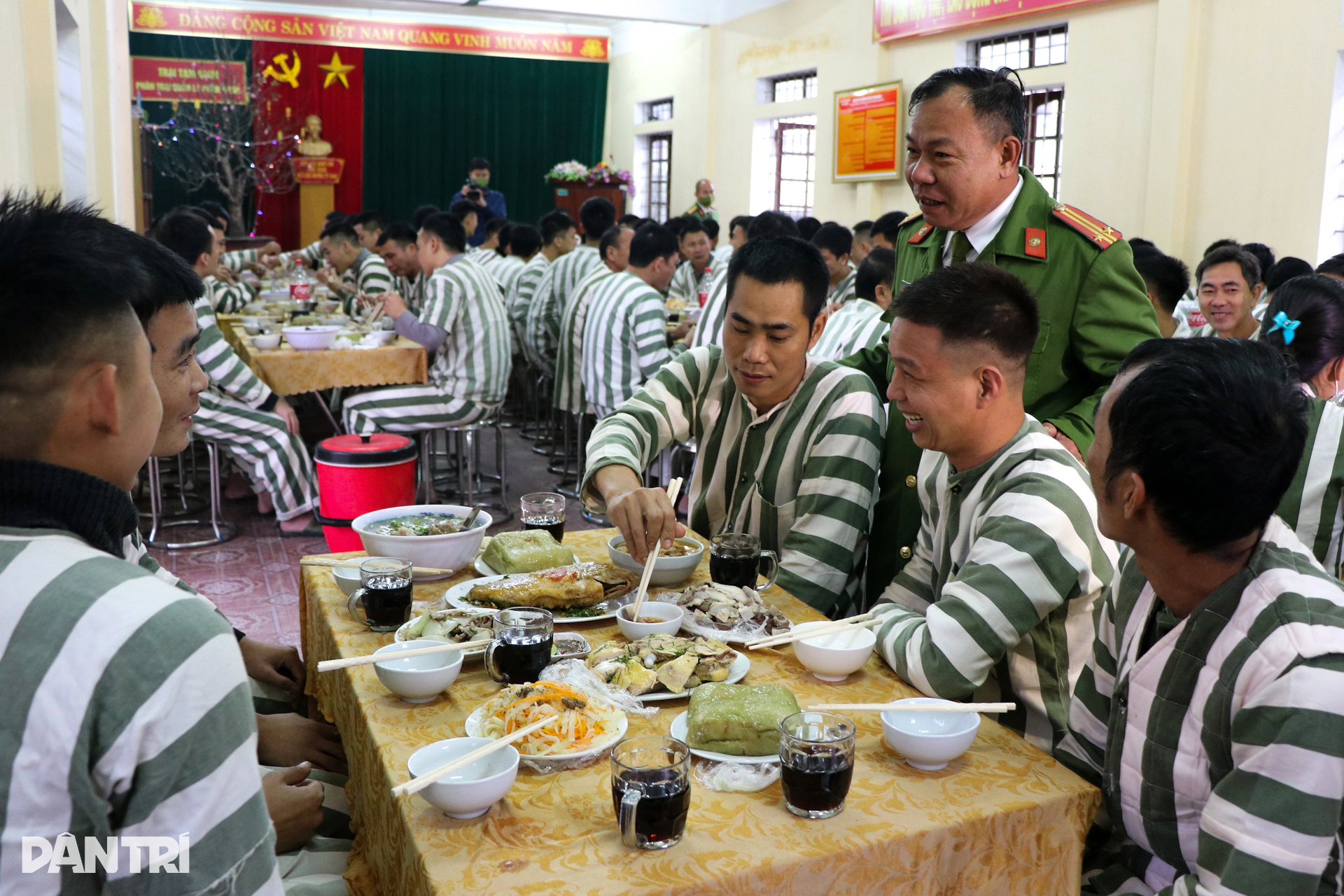 Đón Tết sớm ở nơi tưởng chừng không có Tết - 7 Đón Tết sớm ở nơi tưởng chừng không có Tết - 7