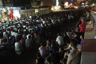 Hàng nghìn người đứng kín đường dự lễ Vu Lan tại Tổ đình Phúc Khánh