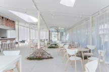 Bí mật trong thiết kế đặc biệt giúp quán cà phê "một màu" hút khách