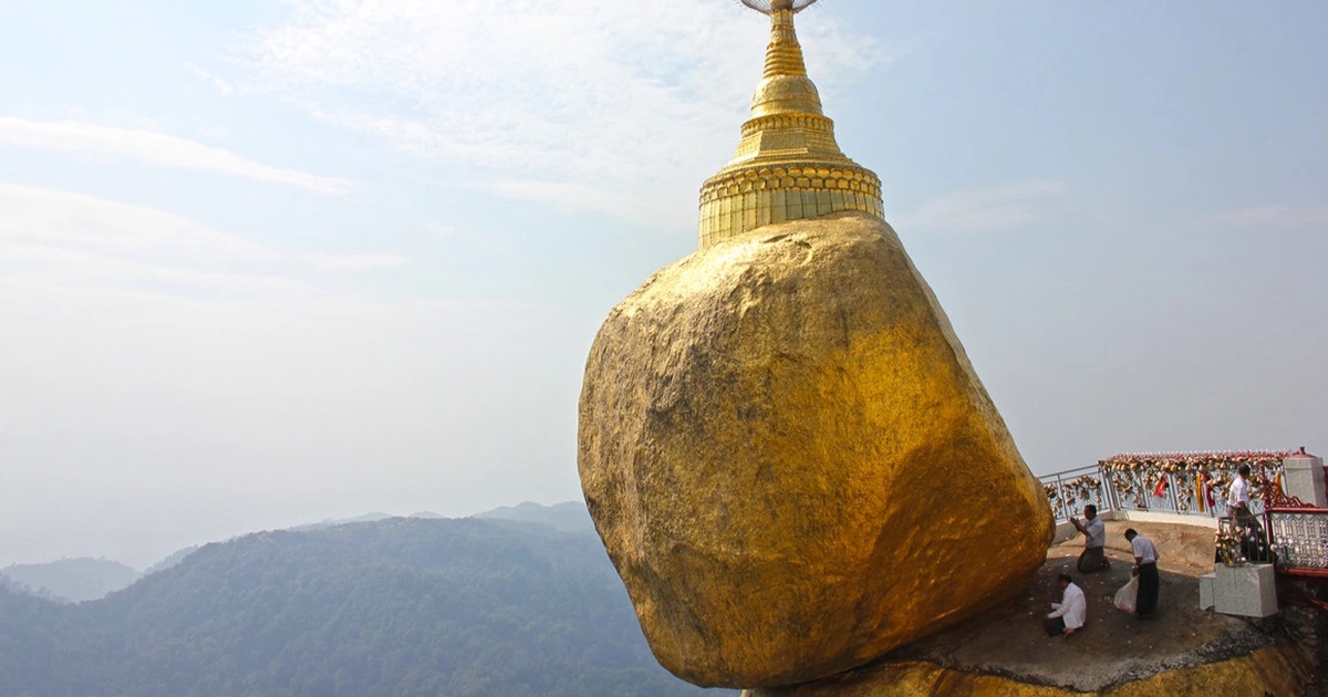 Tảng đá dát vàng phá vỡ nguyên tắc trọng lực, còn nguyên sau động đất