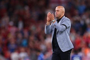 HLV Arne Slot: "Tôi đã vô thức lướt tìm Diogo Jota để tung vào sân”