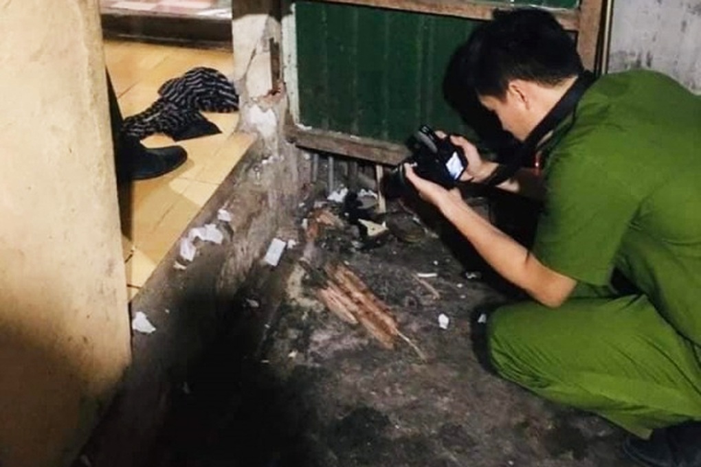 Nổ pháo tự chế, chồng chết, vợ và con trai trọng thương - 1