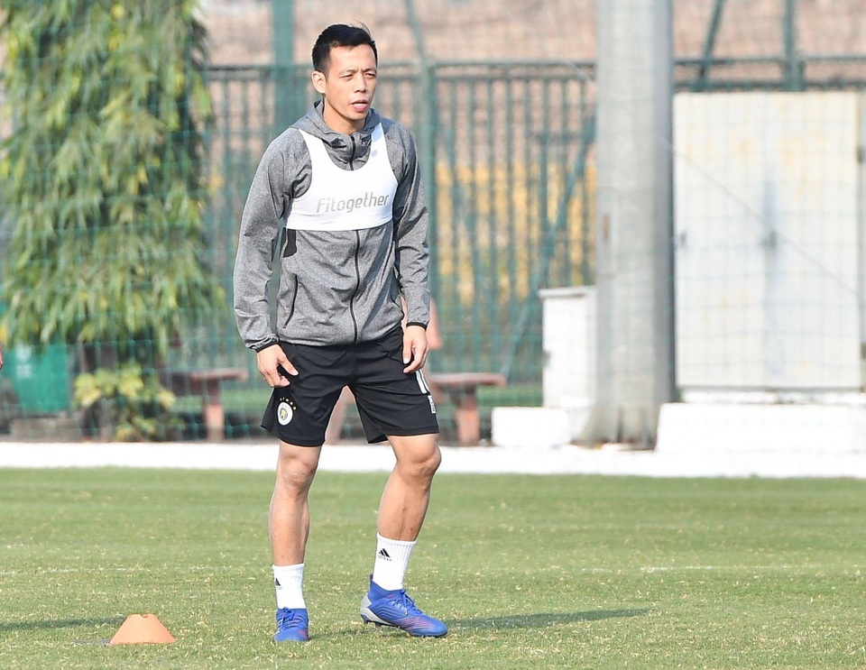 Văn Quyết giành Quả bóng vàng, HLV Chu Đình Nghiêm nói gì? - 1 Văn Quyết giành Quả bóng vàng, HLV Chu Đình Nghiêm nói gì? - 1