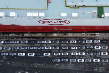 Xe điện Trung Quốc đổ bộ, ngành công nghiệp ô tô của nước này kêu cứu