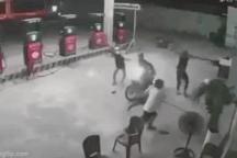 Nam thanh niên bị truy sát, chém gục ở cây xăng