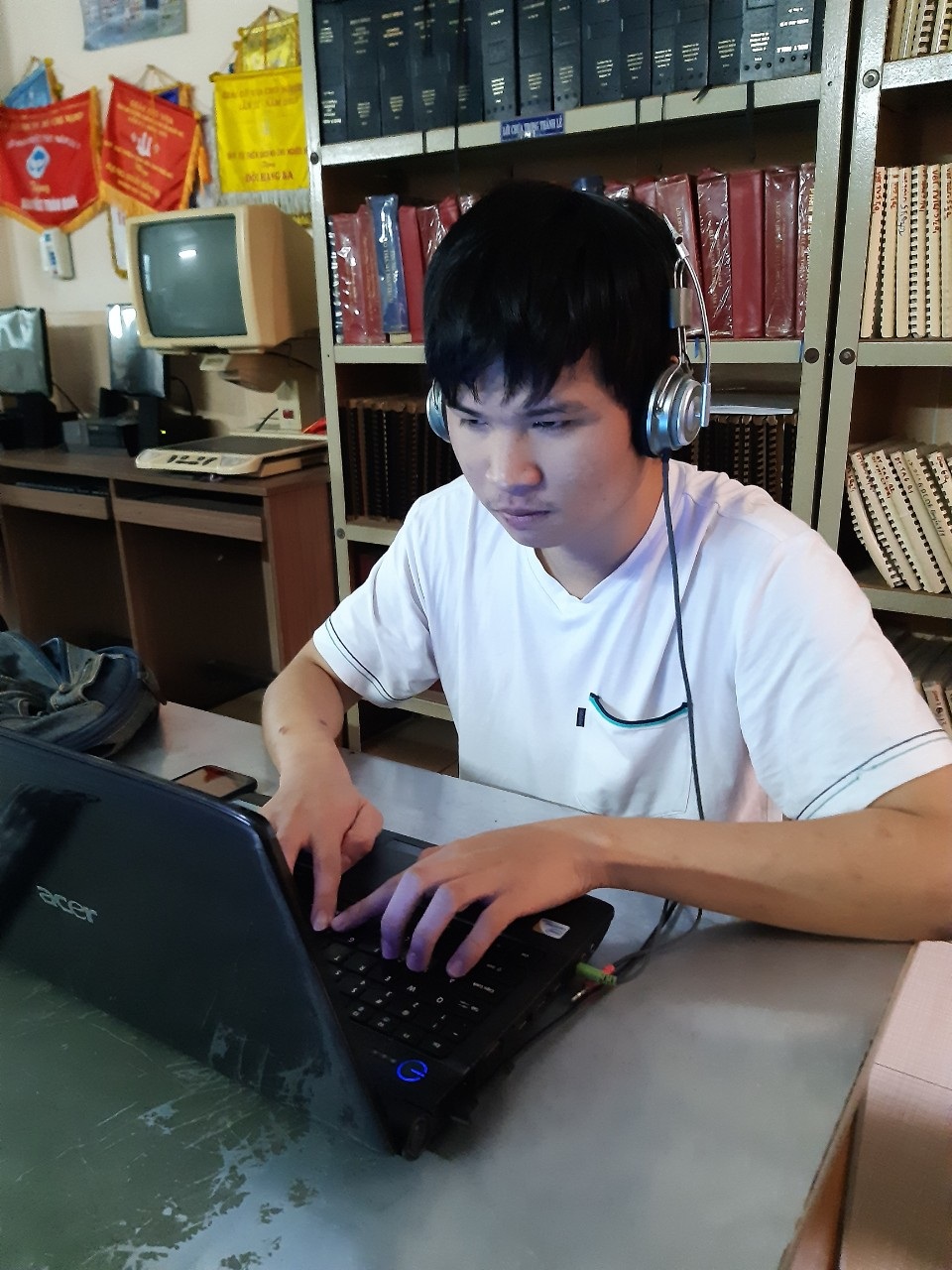 Sẻ chia yêu thương cùng trẻ em khiếm thị trong đêm Giáng Sinh - 2 Sẻ chia yêu thương cùng trẻ em khiếm thị trong đêm Giáng Sinh - 2