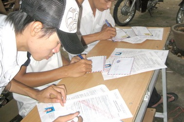 Lệ phí tuyển sinh năm 2012 là 80.000 đ/thí sinh