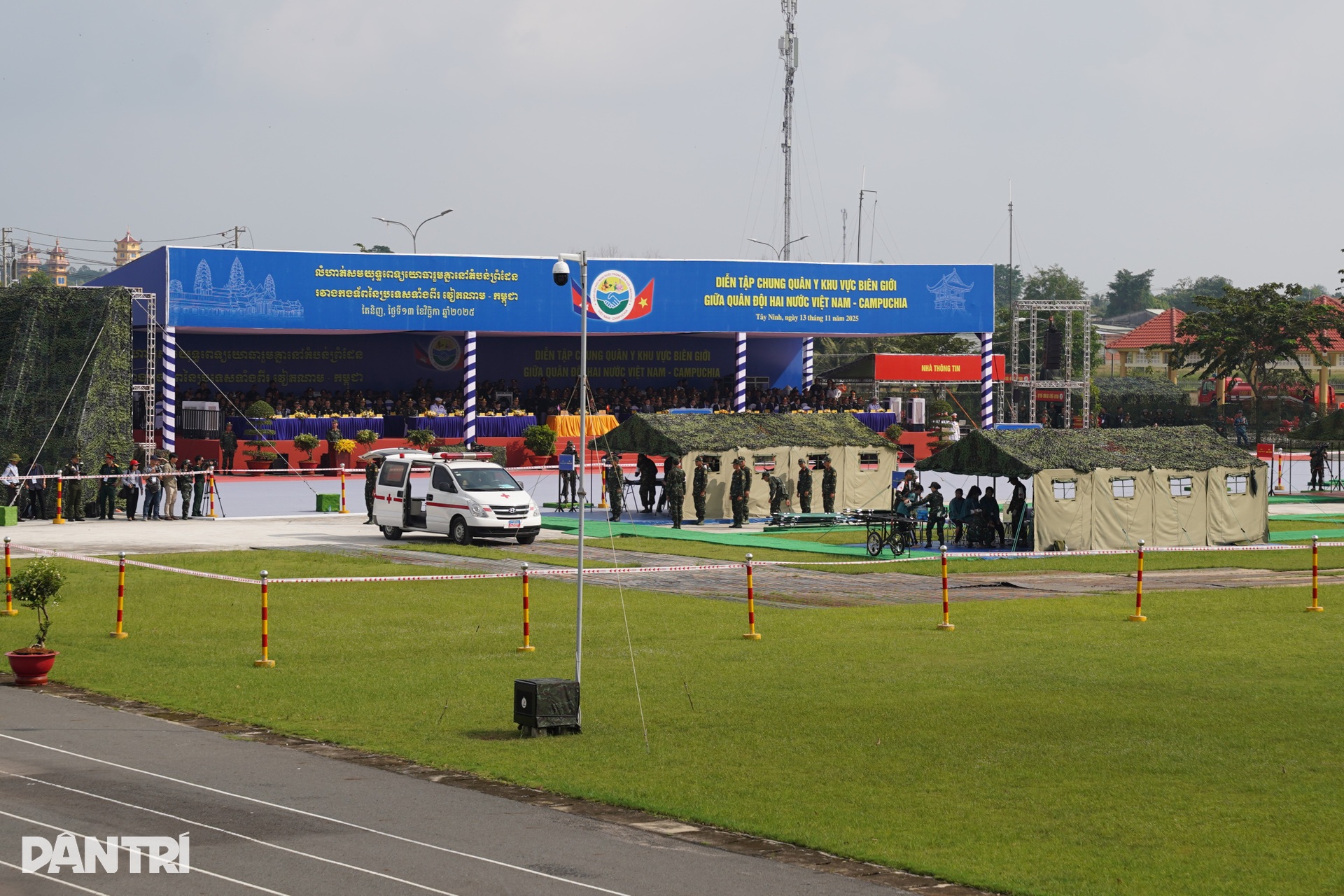 Bộ trưởng Quốc phòng Việt Nam - Campuchia gặp gỡ tại Tây Ninh - 5