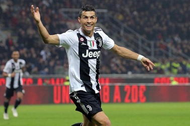 C.Ronaldo không thể ngừng ghi bàn, Juventus hạ gục AC Milan