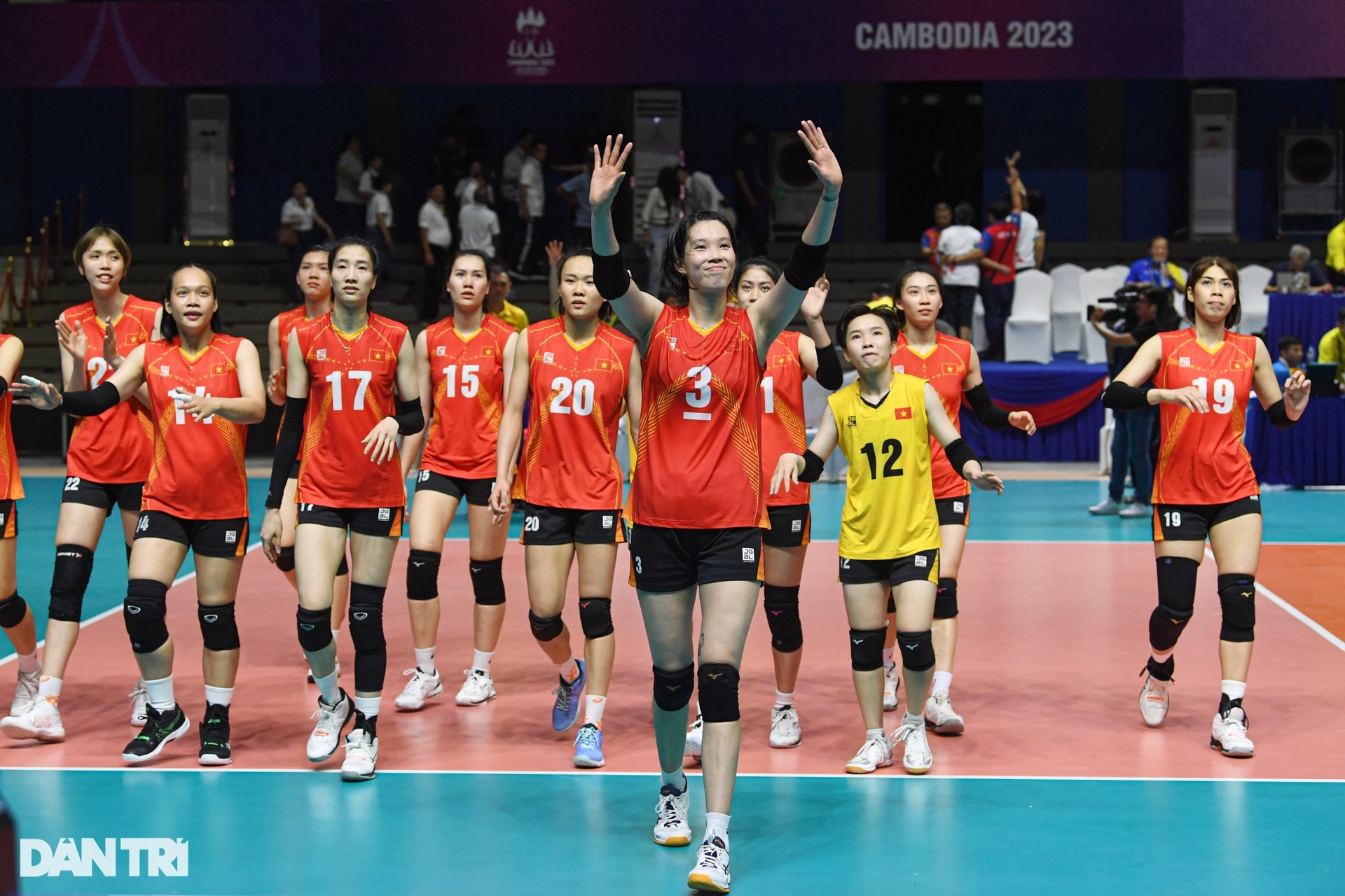 5 hiệp đấu nghẹt thở đưa Việt Nam vào chung kết bóng chuyền nữ SEA Games - 16 5 hiệp đấu nghẹt thở đưa Việt Nam vào chung kết bóng chuyền nữ SEA Games - 16