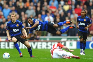 MU “vấp ngã” trước Stoke: Bất ngờ nhưng hợp lý