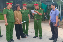 Khởi tố 4 bị can trong vụ gia đình đánh con dâu cũ để "trừ tà"