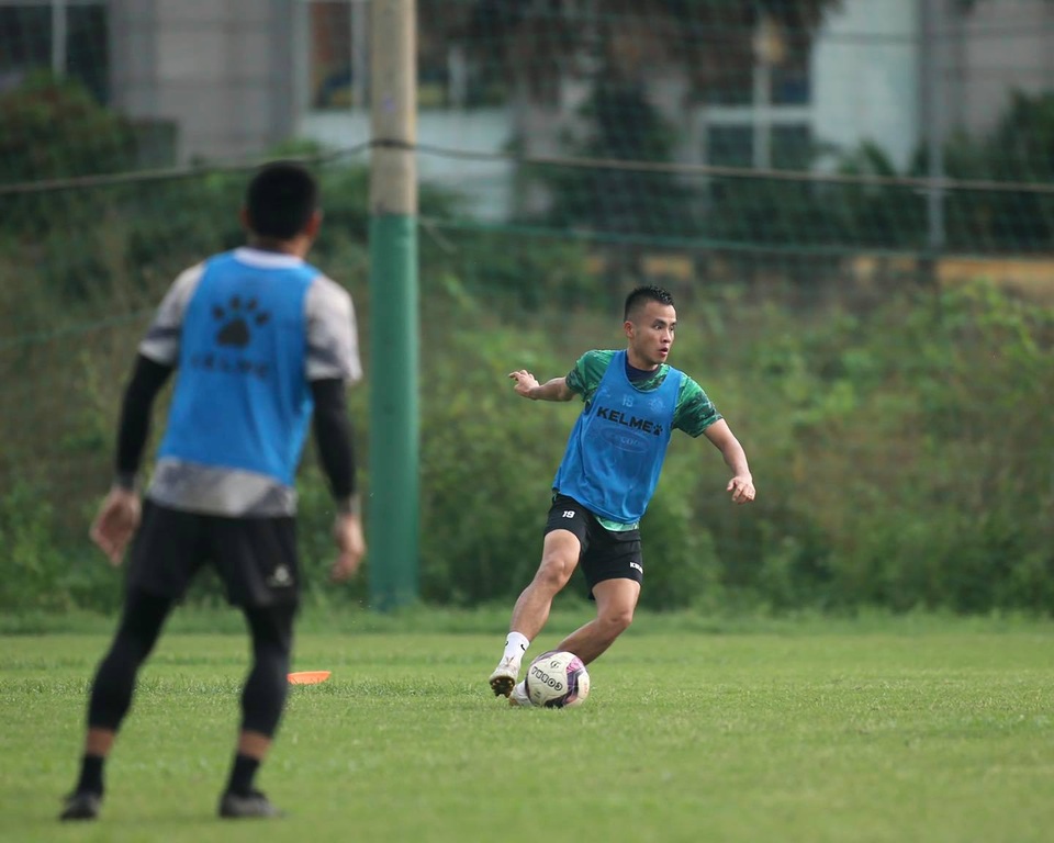 Thủ môn Bùi Tiến Dũng sẵn sàng cho ngày tái xuất V-League - 5 Thủ môn Bùi Tiến Dũng sẵn sàng cho ngày tái xuất V-League - 5