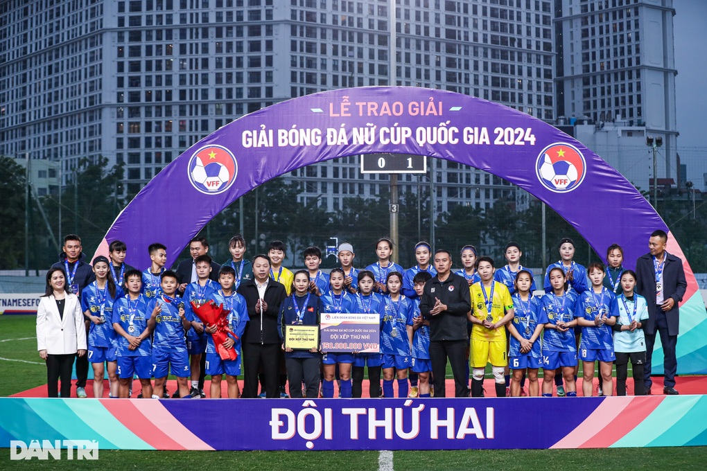 Nguyễn Thị Vạn giúp đội nhà vô địch Cúp Quốc gia 2024 - 5 Nguyễn Thị Vạn giúp đội nhà vô địch Cúp Quốc gia 2024 - 5