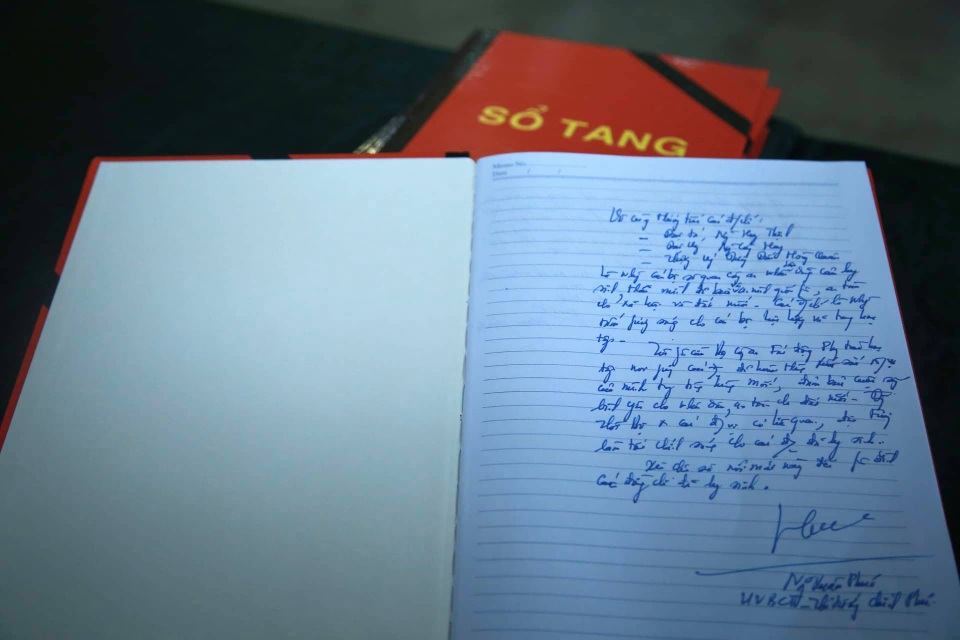 Thủ tướng viếng 3 liệt sĩ hy sinh ở Đồng Tâm - 22 Thủ tướng viếng 3 liệt sĩ hy sinh ở Đồng Tâm - 22