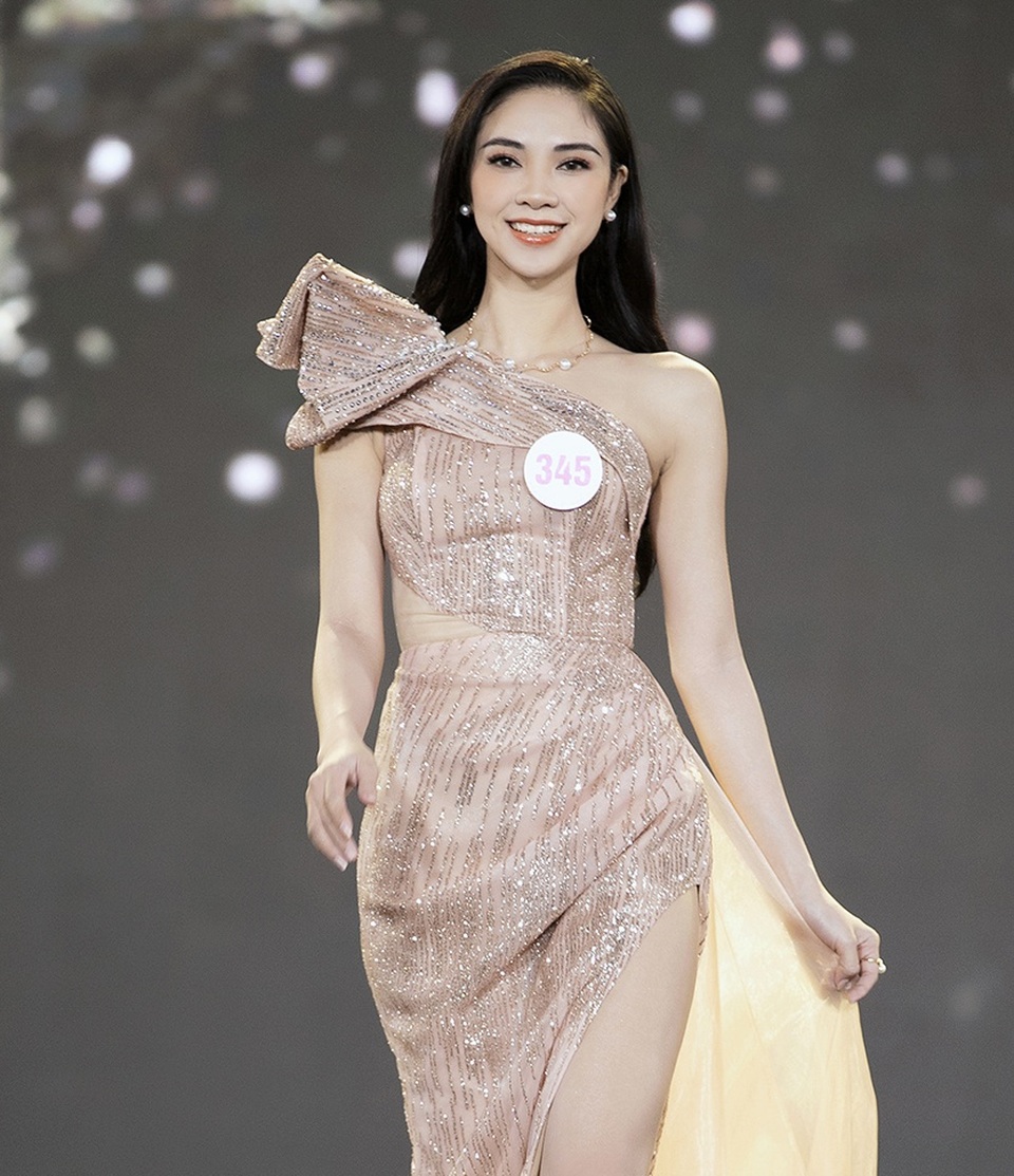 Soi nhan sắc Top 5 Người đẹp thời trang - 16 Soi nhan sắc Top 5 Người đẹp thời trang - 16
