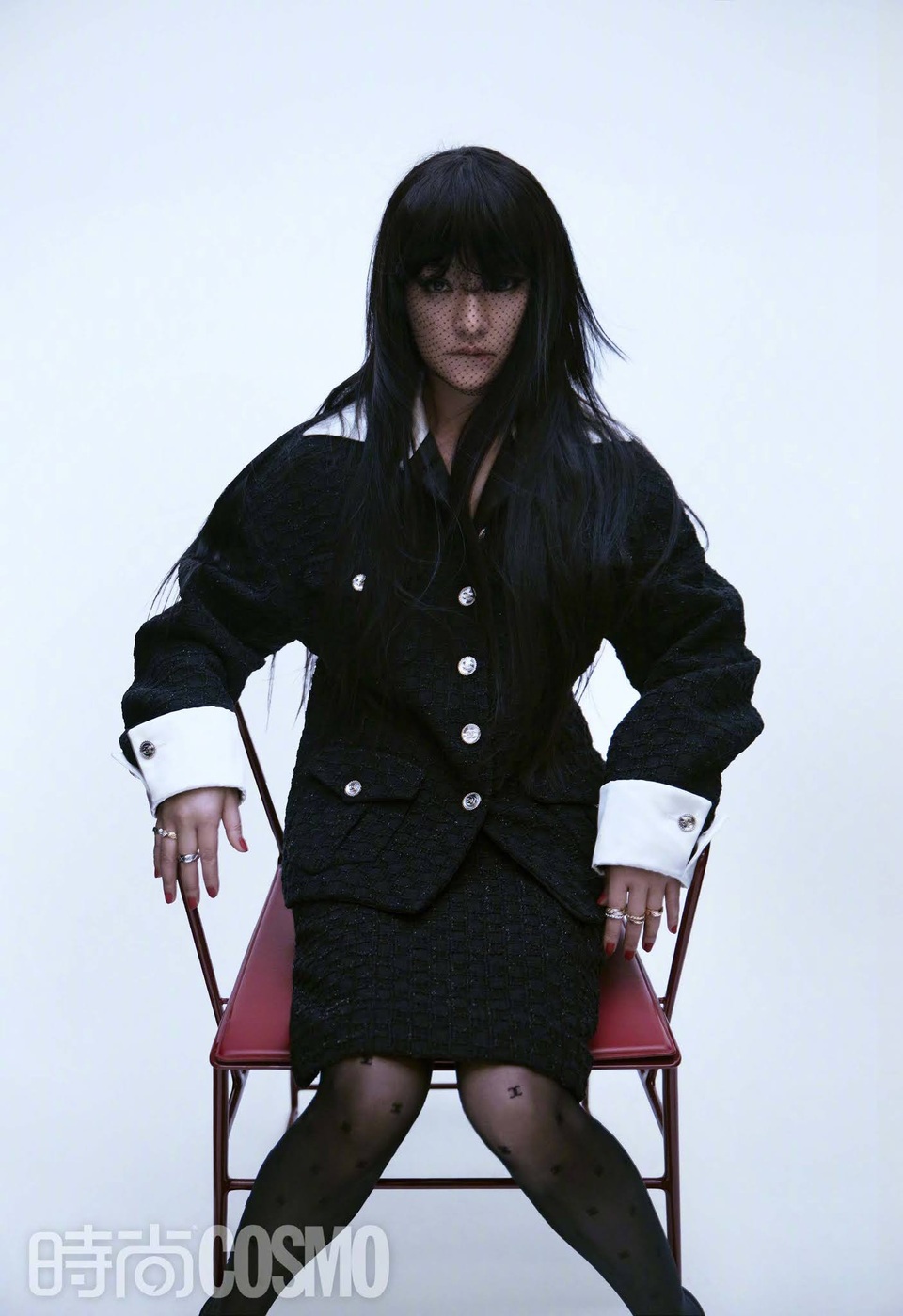 Hậu ly hôn, Châu Tấn đẹp rạng ngời và quyến rũ ở tuổi 47 - 15