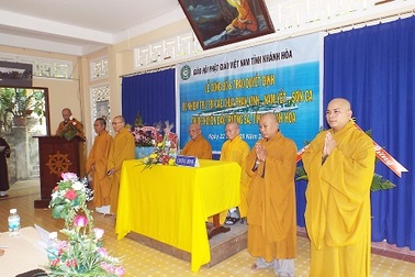 Đưa 5 nhà sư ra Trường Sa làm công tác Phật sự